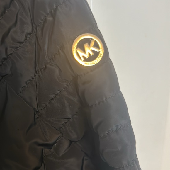 Michael Michael Kors faux fur hooded black winter jacket. - Picture 3 of 10